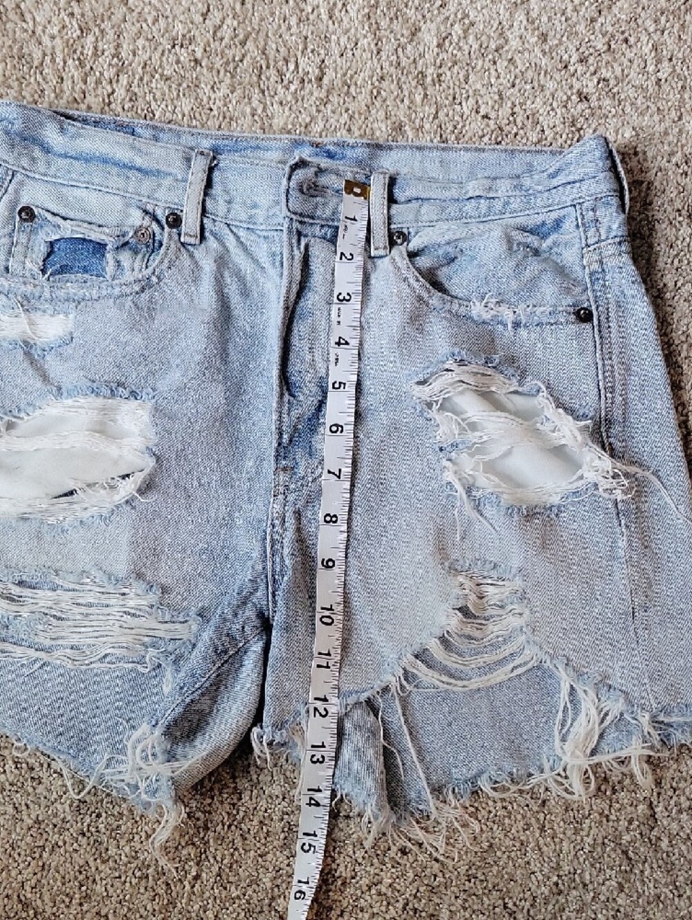 American Eagle Outfitters Light Wash Distressed Denim Shorts - Picture 5 of 6